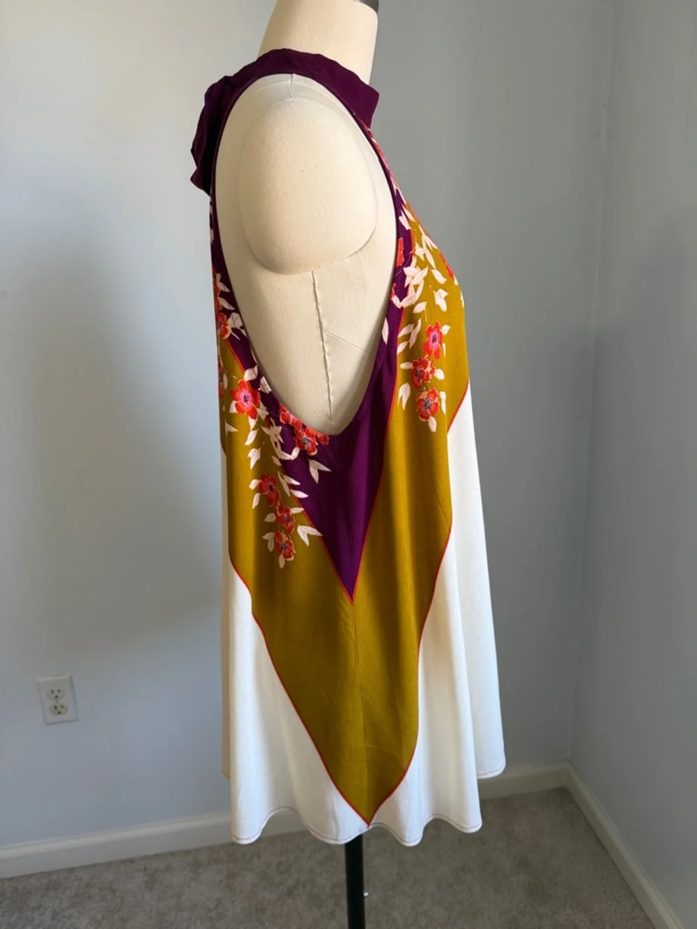Free People Floral Halter Keyhole Tank in Cream, Tan & Purple SZXS - Picture 12 of 13